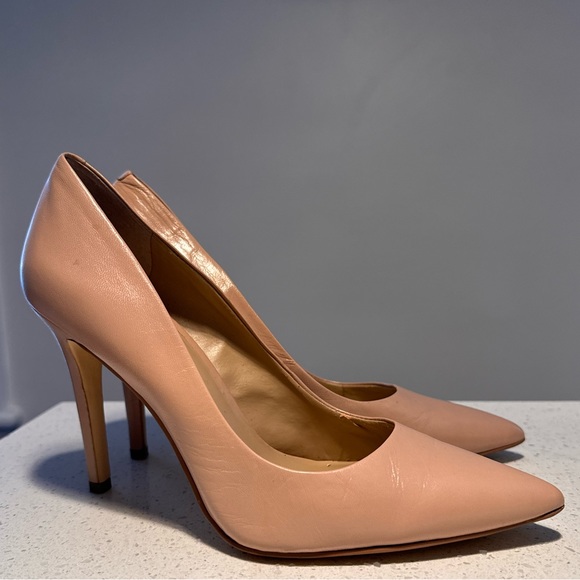 🚨MOVING SALE MAKE AN OFFER! Nude Saks 5th Ave Pumps - Picture 1 of 5